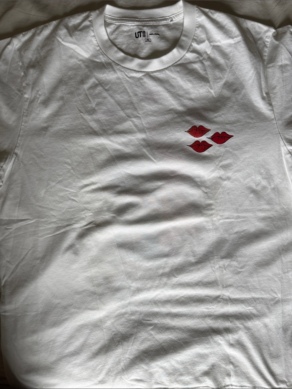 Uniqlo White Short Sleeve Tee with Red Lips Graphic